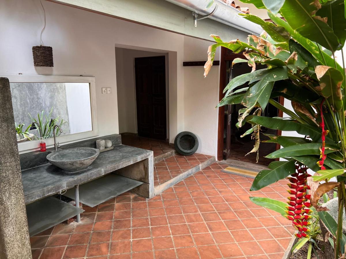 Galawatta Beach Resort Unawatuna Exterior photo